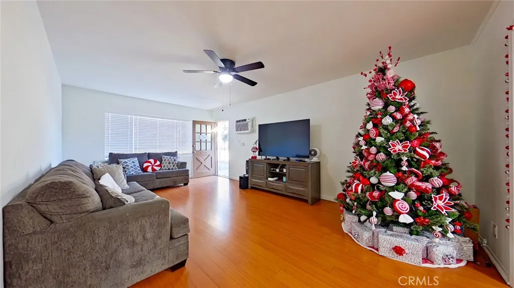 711 W Wilson, Glendale, California 91203 home-pic-3